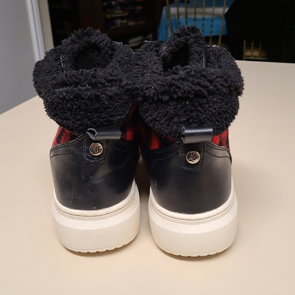 Marc Fisher Fellow Plaid Faux Fur sneaker boots size 7 - Picture 4 of 8